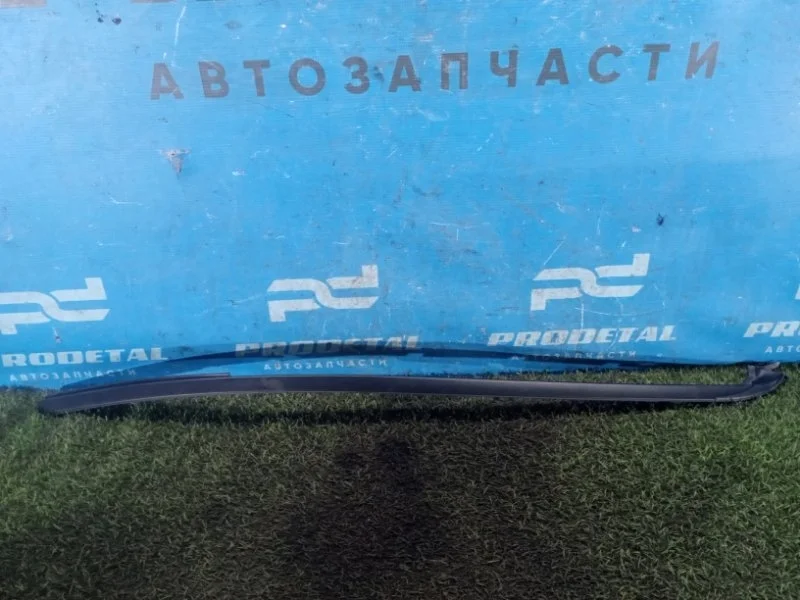 Молдинг лобового стекла Toyota Land Cruiser 200