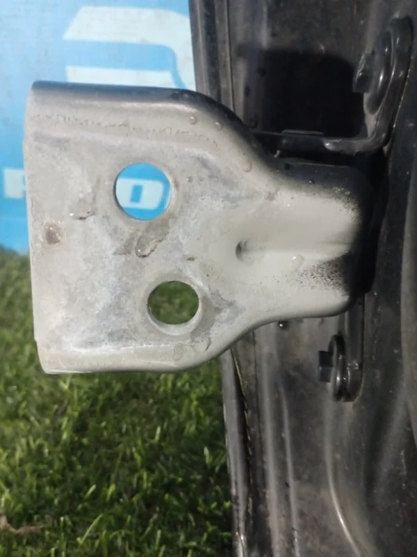 Петля двери передняя правая Ford Fusion 1.4 ASDB