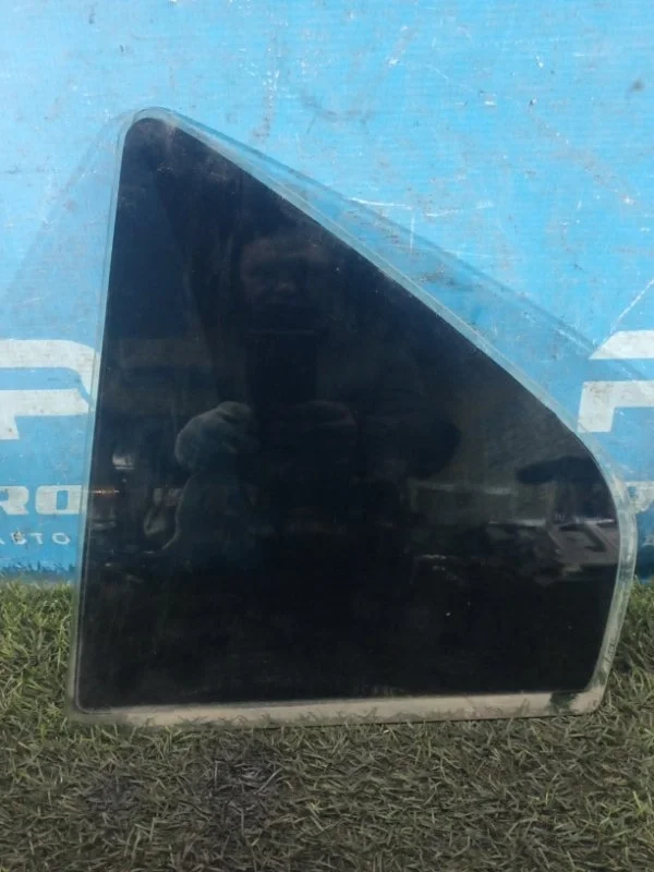 Форточка двери задняя левая Mitsubishi Galant 4G69