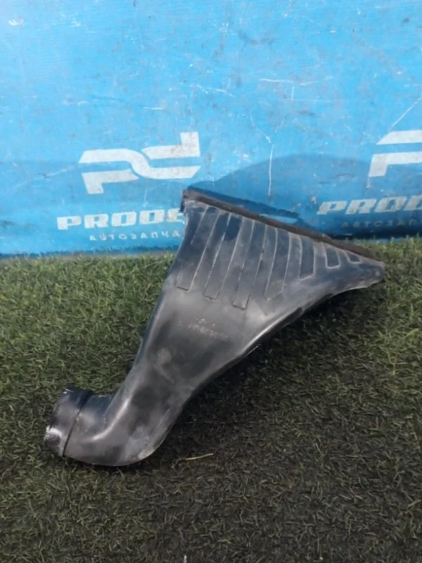 Воздухозаборник (наружный) Mitsubishi Galant 4G69