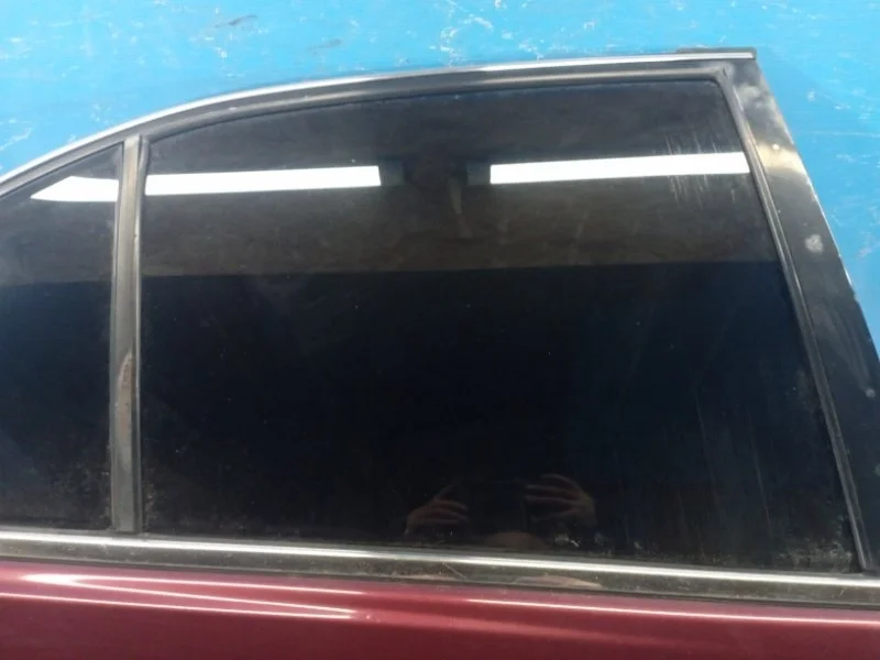 Стекло двери заднее правое Mitsubishi Galant 4G69