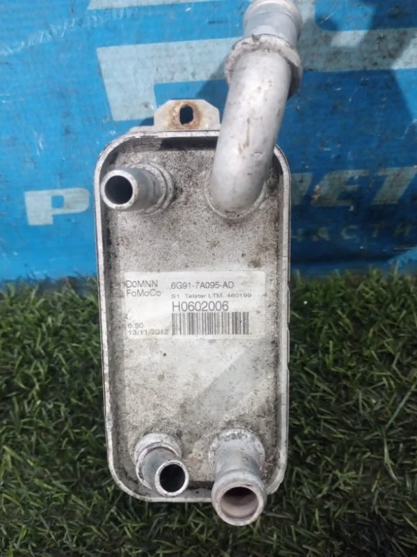 Радиатор масляный Volvo S80 2006-2016