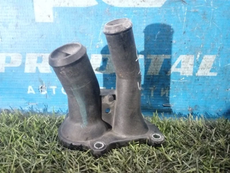 Корпус термостата Ford Focus 3 ХЭТЧБЕК 2010-2019