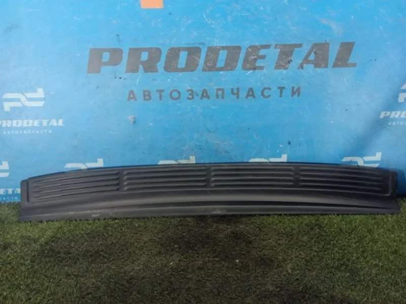 Накладка бампера задняя Lexus LX570