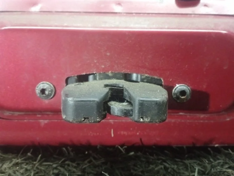 Замок двери багажника Peugeot 307 2001-2008