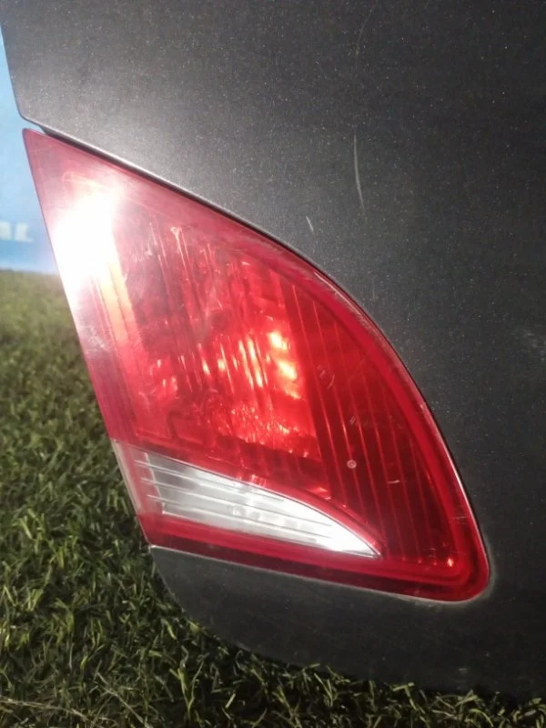 Фонарь внутренний задний левый Peugeot 408 СЕДАН