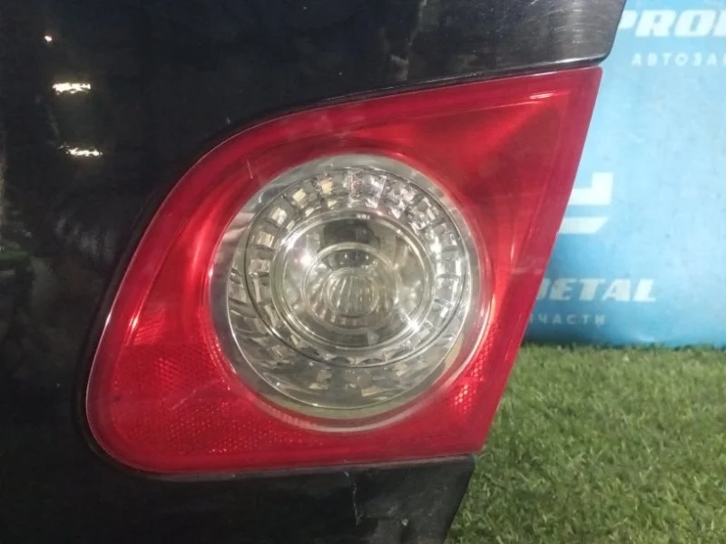 Фонарь внутренний задний правый Volkswagen Passat