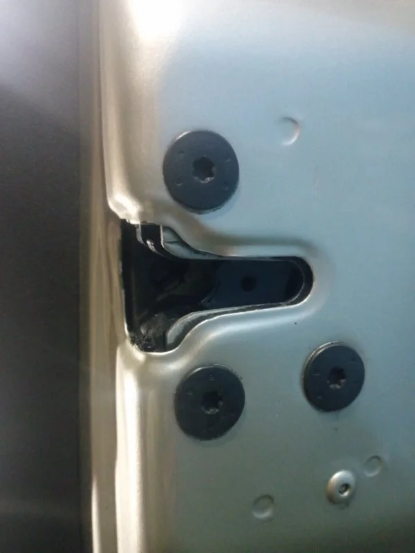 Замок двери передний правый Renault Fluence K4M