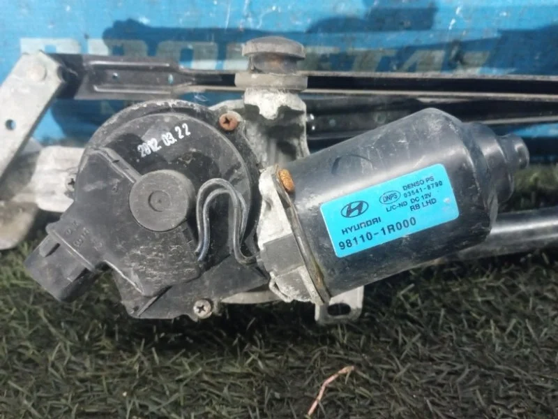 Моторчик стеклоочистителя передний Kia Rio СЕДАН