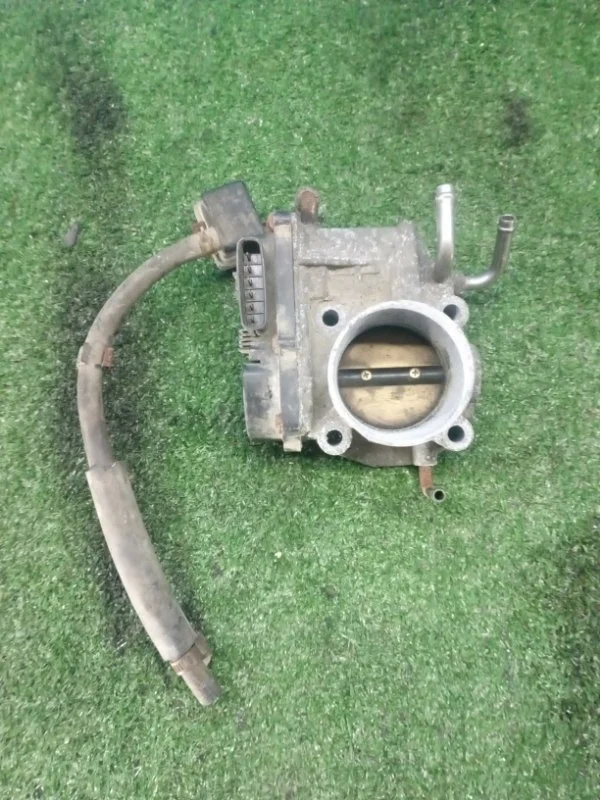 Заслонка дроссельная электрическая Toyota Camry