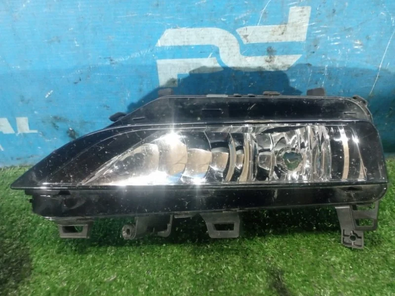 Фара противотуманная передняя левая Skoda Rapid