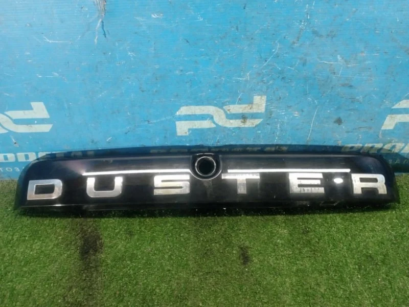 Накладка двери багажника Renault Duster КРОССОВЕР