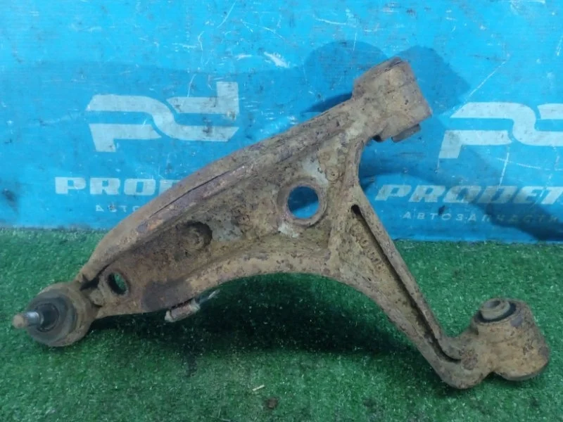 Рычаг задний правый Suzuki Grand Vitara J20A