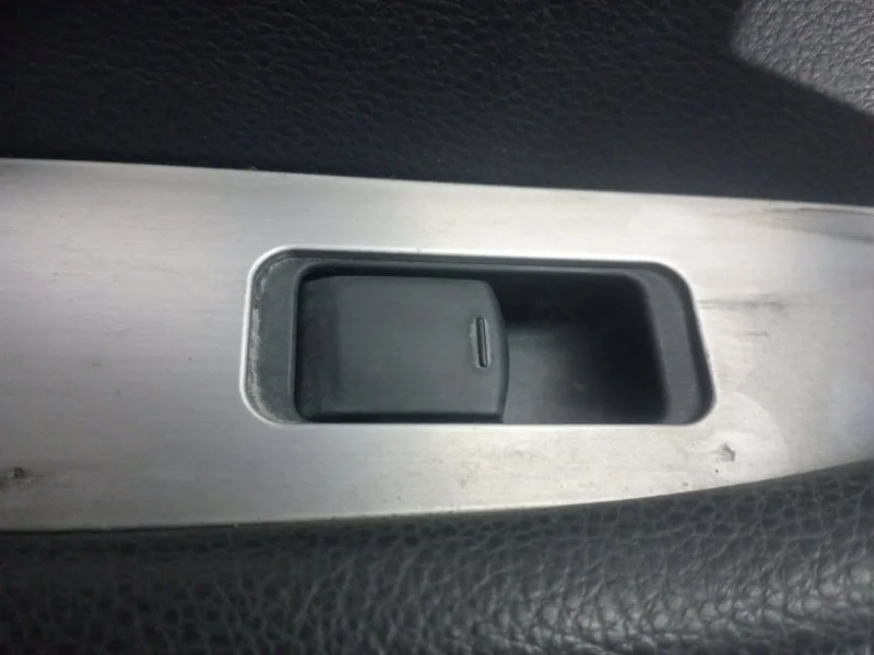 Кнопка стеклоподъемника задняя левая Nissan Murano