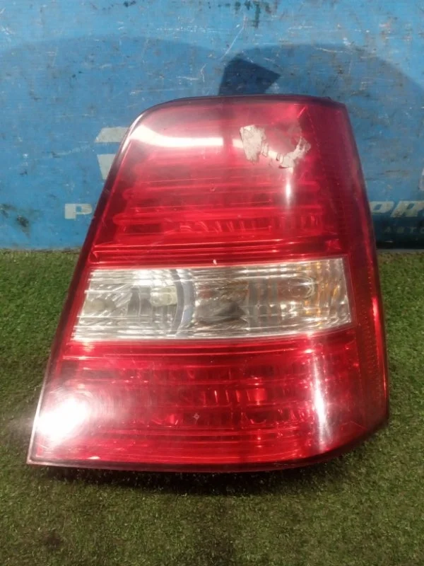 Фонарь наружный задний правый Kia Sorento