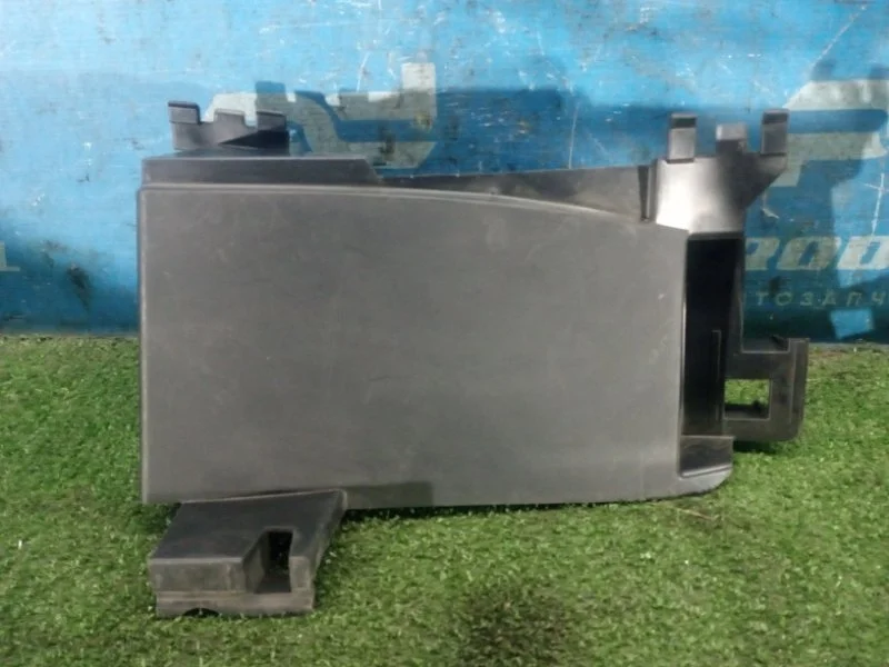 Воздуховод радиатора правый Renault Kaptur 2016>