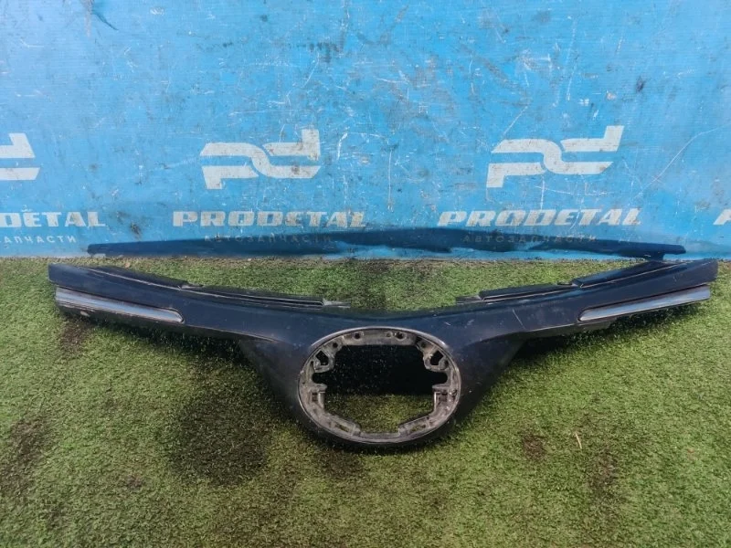 Решетка радиатора Toyota RAV4 КРОССОВЕР 2013-2019