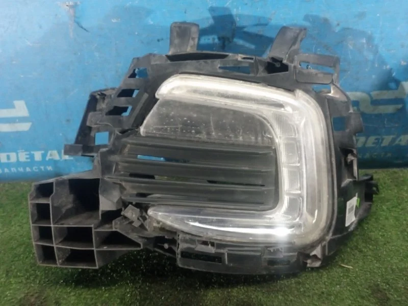 Фара противотуманная передняя правая Renault