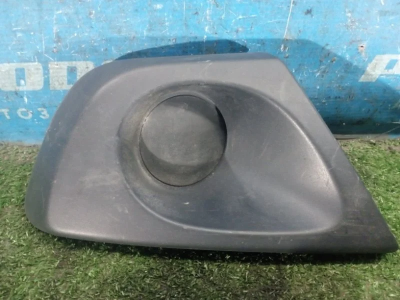 Накладка противотуманной фары передняя левая