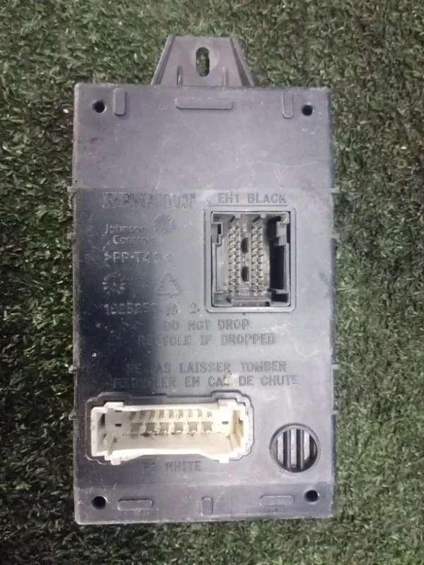 Блок комфорта Renault Sandero 2009-2014