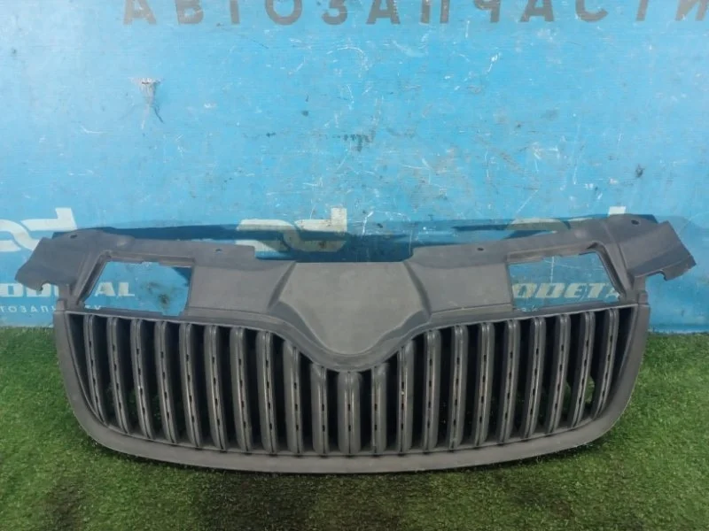 Решетка радиатора Skoda Fabia BZG 2007-2015