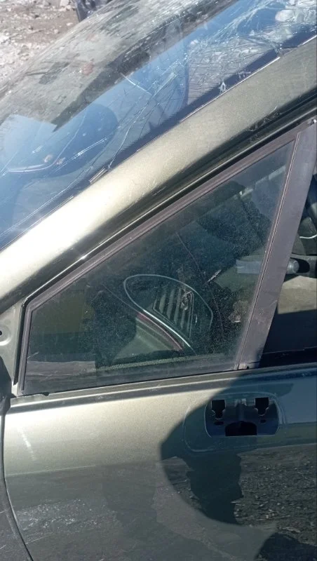 Форточка двери передняя левая Citroen C4 NFUPSA