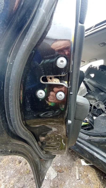 Замок двери задний левый Nissan Tiida C11 HR16DE