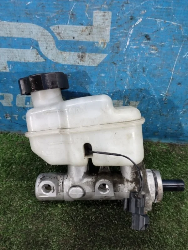 Главный тормозной цилиндр Kia Sorento 2002-2009