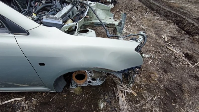 Крыло переднее правое Toyota Avensis 2 1ZZFE