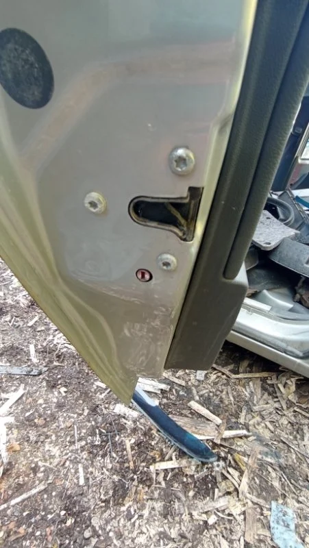 Замок двери задний левый Opel Astra H 2004-2015