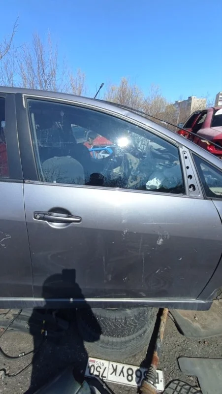 Дверь передняя правая Mitsubishi Grandis 2004-2010