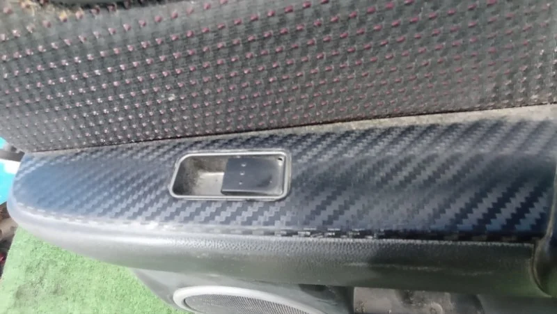Кнопка стеклоподъемника задняя правая Mazda 3 BK