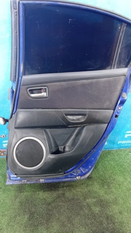 Моторчик стеклоподъемника задний правый Mazda 3 BK