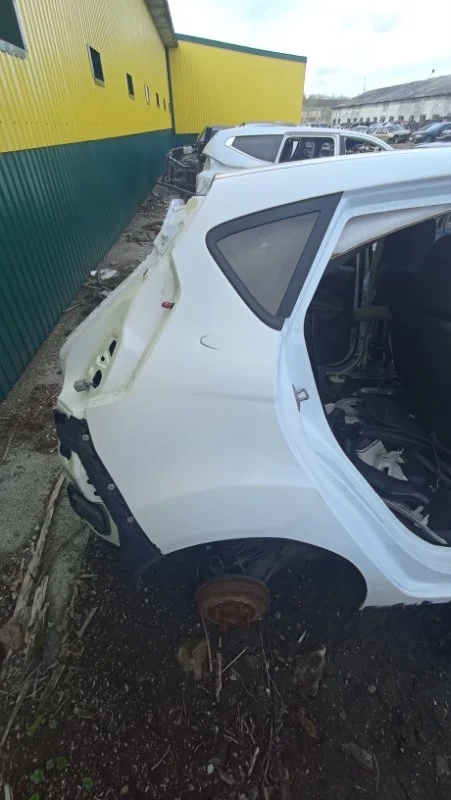 Крыло заднее правое Ford Fiesta 1.4 DURATEC