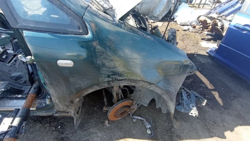 Крыло переднее правое Ford C-MAX 2003-2010