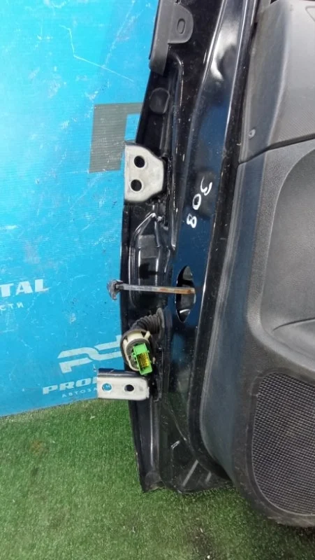 Петля двери задняя правая Peugeot 308 1.6 16V