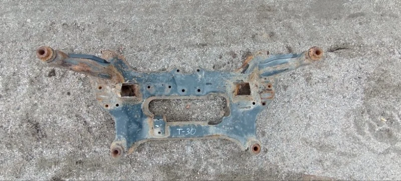 Балка подмоторная передняя Nissan X-Trail T30