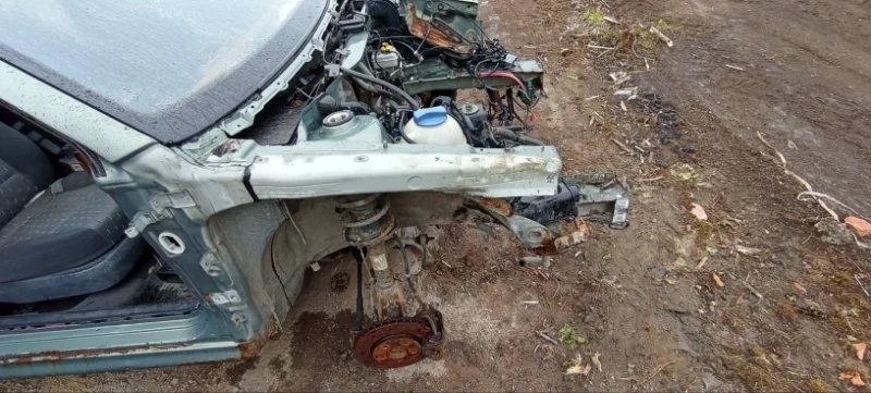 Лонжерон передний правый Skoda Octavia A4