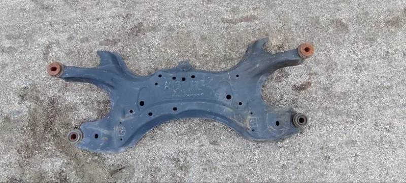 Балка подмоторная передняя Toyota Avensis 2 1ZZFE