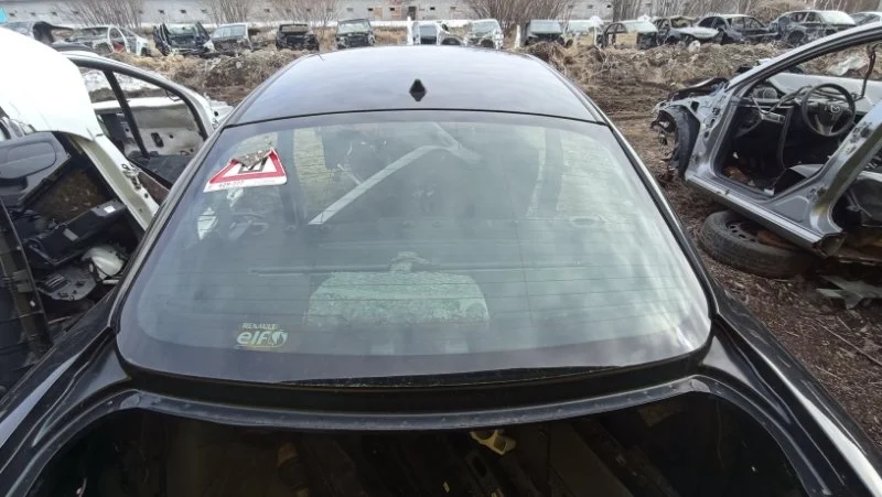 Стекло заднее Renault Fluence K4M 2010-2017