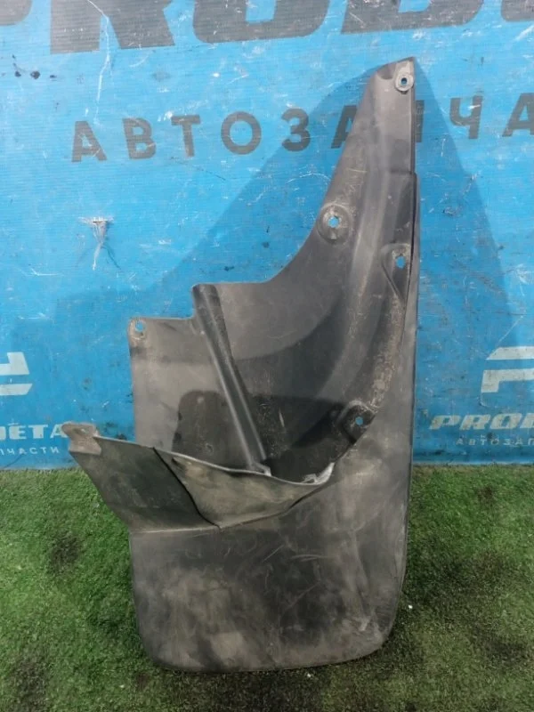 Брызговик задний правый Toyota Land Cruiser Prado