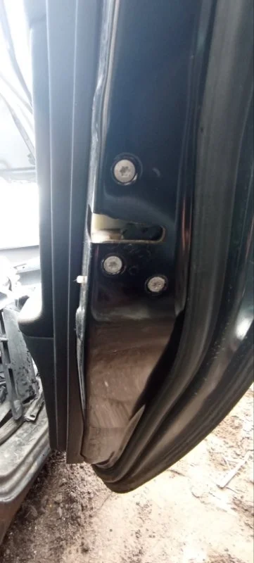 Замок двери задний правый Mitsubishi Lancer 10 CY