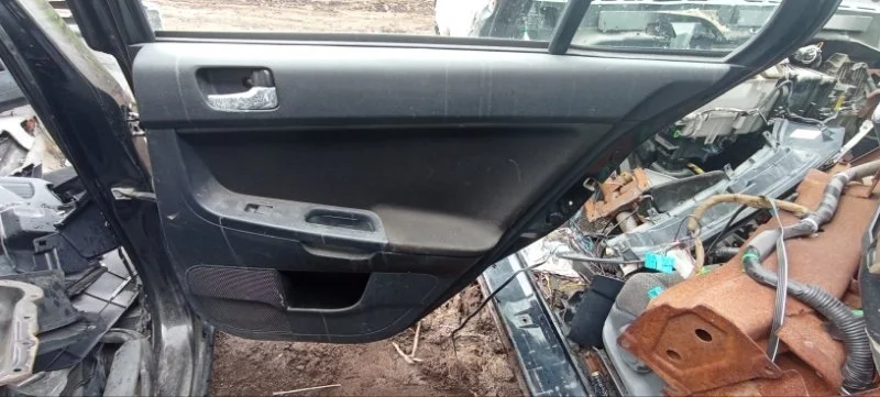 Моторчик стеклоподъемника задний правый Mitsubishi