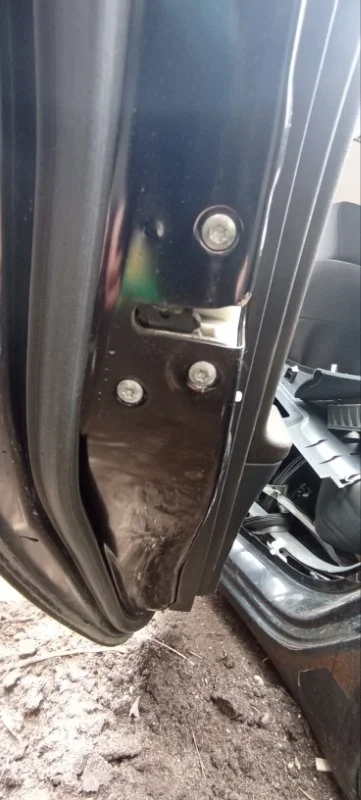 Замок двери задний левый Mitsubishi Lancer 10 CY