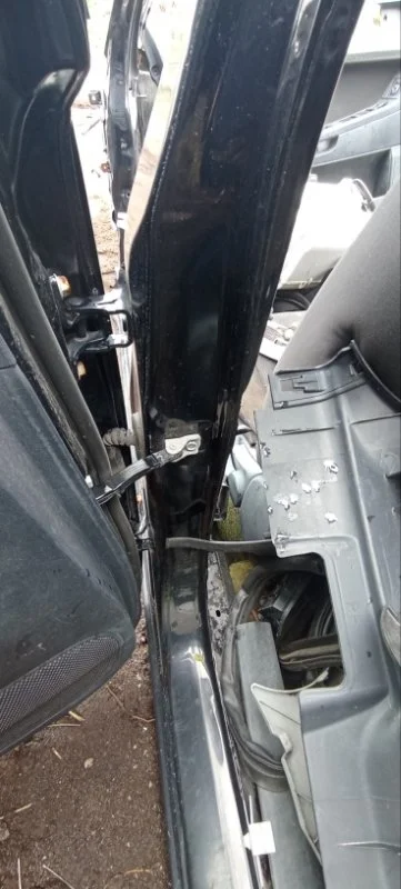 Петля двери задняя левая Mitsubishi Lancer 10 CY