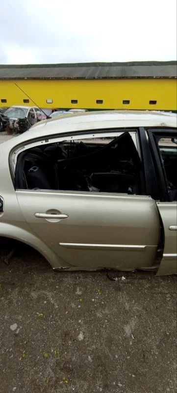 Дверь задняя правая Renault Megane 2 1.5 K9K724