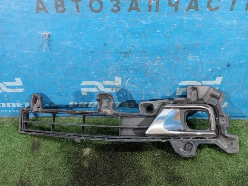 Накладка птф передняя левая Toyota Land Cruiser