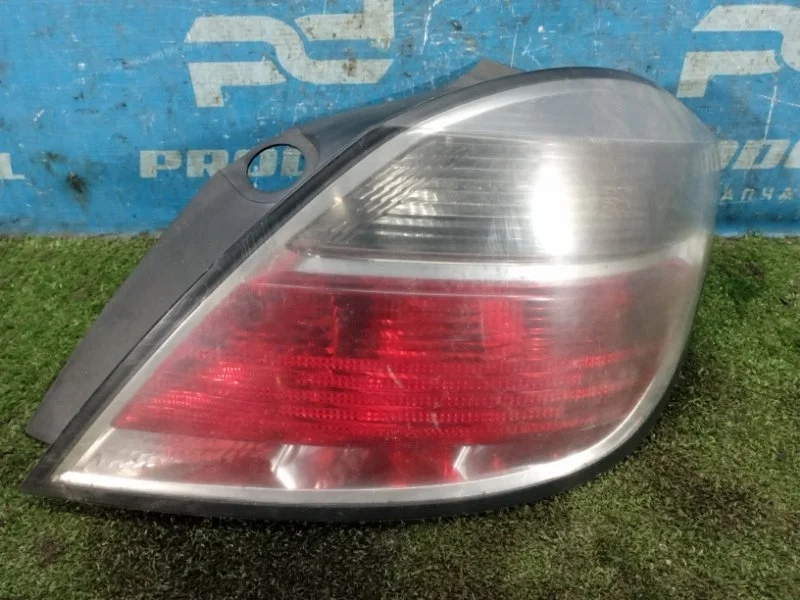 Фонарь наружный задний правый Opel Astra H