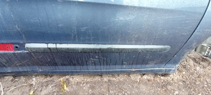 Молдинг двери передний правый Peugeot 308 1.6 16V