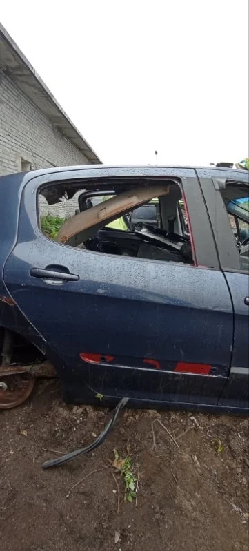 Дверь задняя правая Peugeot 308 1.6 16V EP6CDT